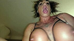 Wow, Danaxmuscles nails an insane deepthroat, check this out! 😍