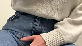 got a quick orgasm in doctor's office