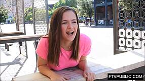 Vem, Mostra Essas Tetas Flexíveis de Adolescente 18+ e Movimentos de Saia Levantada em Público