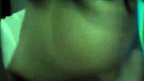 mi novia tries making me cum with her big ass, moans loud