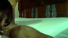 mi novia tries making me cum with her big ass, moans loud