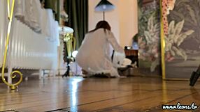 Горячая миниатюрная 18+ чирлидер обманом в порно-кастинг с бритой пиздой