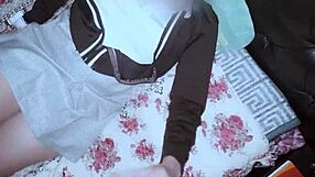 Dávám svou šťávu své nevlastní sestře v jejím pokoji, jdu do jejího pokoje a ukazuji svůj pták a plním její něžnou vagínu spermatem, domácí video mexická studentka hd