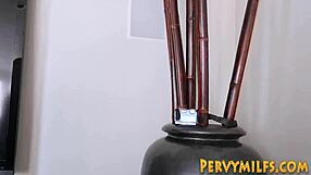 milf and teen suck cock in threesome