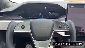 Busty Australische rijdt op grote lul op weg naar school