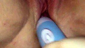 Fat BBW gets her cunt tormented with insertion