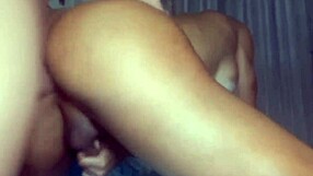 Minha colega trans é surreal cavalgando, meti no rabo dela e gozei na boca