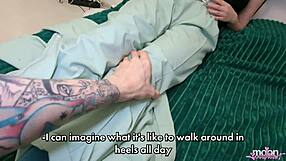 Massage Ibu Tiri Jadi Cumshot Liar Dengan Dirty Talk