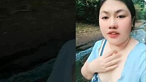 Andrea in Migz delita zabaven pustolovščino na prostem s krivuljasto azijsko lepoto