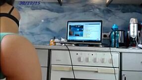 Is Sexy Dea Squirting on Live Stream?