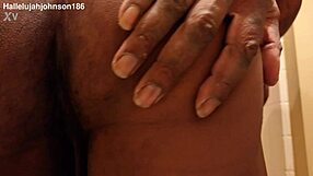 Tall muscular bodybuilder Hallelujah Johnson gives sloppy rimjob instructions