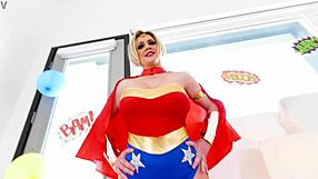 Dee Williams, Milf de Tetas Grandes, Toma Pauzão em POV, Deepthroat, Facefuck e Engole