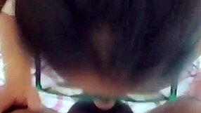 Chubby brunette shakes big ass in bedroom close-up?