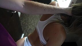 pregnant ladki ka suggestive encounter bade lund se khule hotel room mein