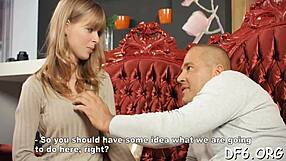 Szüzesség Elvesztés Teen 18+-val Ujjazással És Szopással Közelről