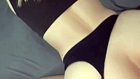 Que delicia como me hecha el panti para el lado y me lo mete