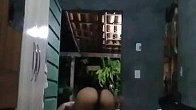 Amateurs Close Up Delight