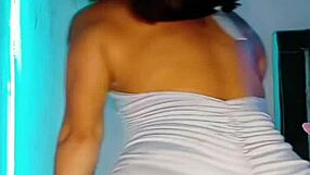 Live Streaming A Very Nice Ass Shaking Hot Dance