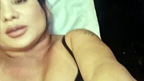 สาวแก่รับนวดหีใหญ่และนม