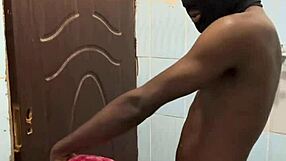 Прижал её к стене в грязном сортире, выставляя всё