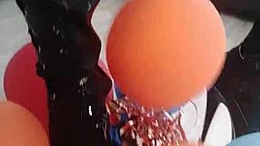 I watch Veve poppin' balloons in her latex stockings, it's so sharp!