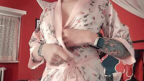 Я чувствую сильные эмоции, лижа пизду горячей реалистичной силиконовой куклы с грязными разговорами и рваными шмотками