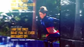 latex shower teasing deine herrin in latexbody und nylon-strumpfhose