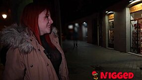 Charlotte Scarletin karvainen pillu vahataan ja villisti naidaan suihkussa. Rimjob mukana!