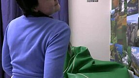 Real Butt Plugged Aussie Masturbates with Dildo