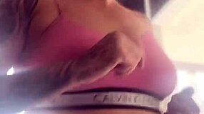 Fui treinar na academia com plug anal no cu. Fiquei com muito tesao chegar em casa meu cu vai estar lubrificado e largo pra meter rola dentro.