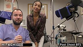 Doktor rolü oynuyorum, taze öğrenciye zorunlu Hitachi orgazmı veriyorum - Miss Mars