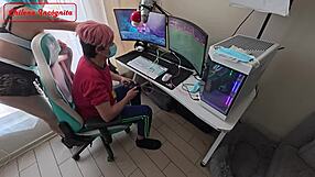 obedeciendo al hijo del jefe sale mal- trailer!