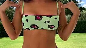 gostosa with bouncing pussy in teen action 😍