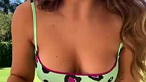 gostosa with bouncing pussy in teen action 😍