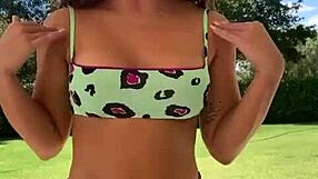 gostosa with bouncing pussy in teen action 😍