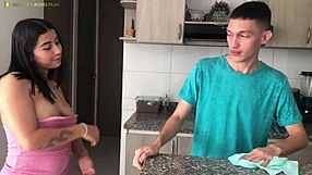 Emily Fox огромен задник ебане