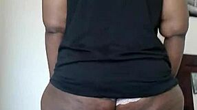 Thick juicy ass milf