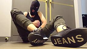 Wank In Sneakers Fetish