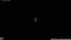 섹시 에보니 베이비 타면서 분수 뿜어줘