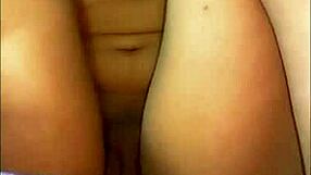 la estudiante de arte disfrutó de una sesión de pintura con su compañero de clase en su apartamento que se convirtió en una sesión de pasión