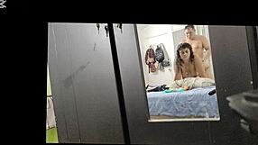 Meksikalı öğretmenim sikimi sertleşene kadar emiyor ve amını siktiriyor.