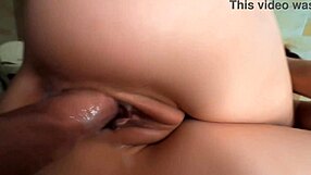 เธอชอบหีภรรยาฉันที่เปื้อนน้ำเงี่ยนหลังจากสามรอบไหม?