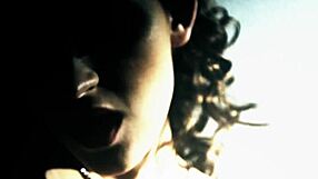 Light streams with dani daniels in a sexy show