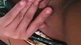 Com tesão e sozinha, exploring masturbation desires