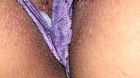 Vered žena pravi, igrajmo se v spalnici z vijoličnim perilom