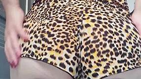 I love watching this slutty hot whore masturbate her big ass and pussy