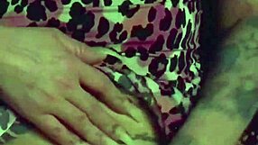 check out fuschia leopard s2 with milf ass shaking