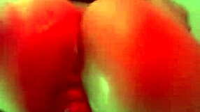 Latina with beautiful round ass doing great twerk on stage