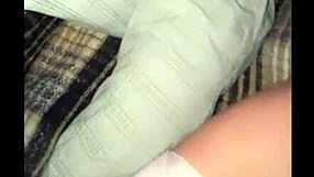 Мачеха анально ебёт студента пасынка в комнате