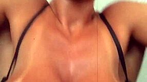 Vanessinha Vailatti Works Out Naked